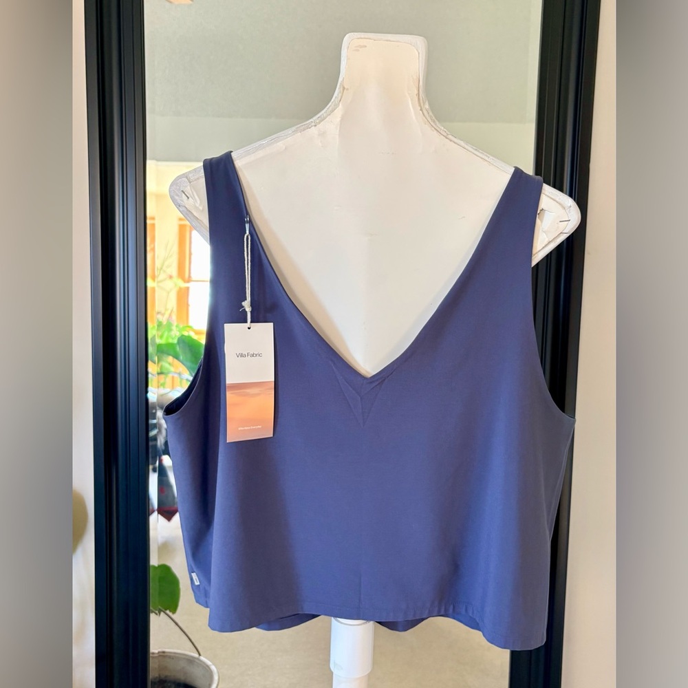 VUORI Villa Cropped Blue Tank Top - Picture 4 of 7